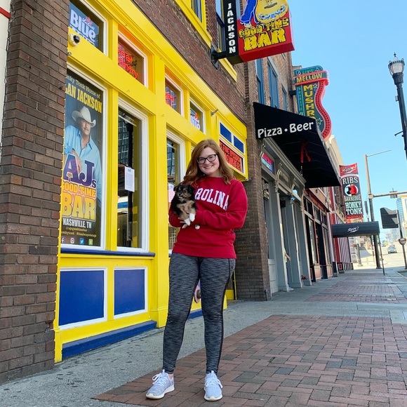 Meet your Posher, Courtney - Picture 1 of 1